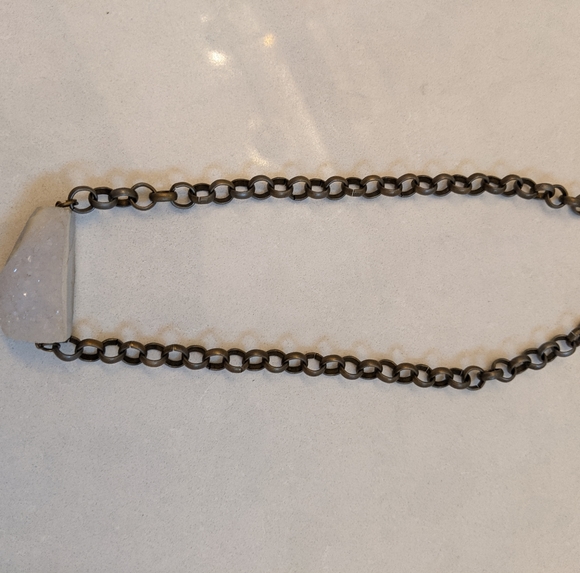 Beautiful stone necklace - Picture 3 of 3